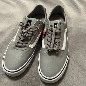 NWT men’s vans leather deluxe comfort